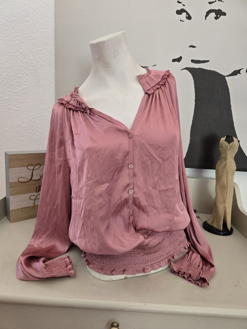 NWT Elie. Elie Tahari Women's Dusty Rose Long-Sleeve V-Neck Blouse Size Large - Picture 2 of 6